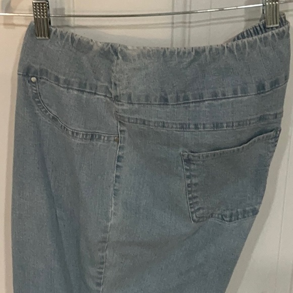 Ruby Rd. Light Blue Denim Capris - Picture 12 of 15